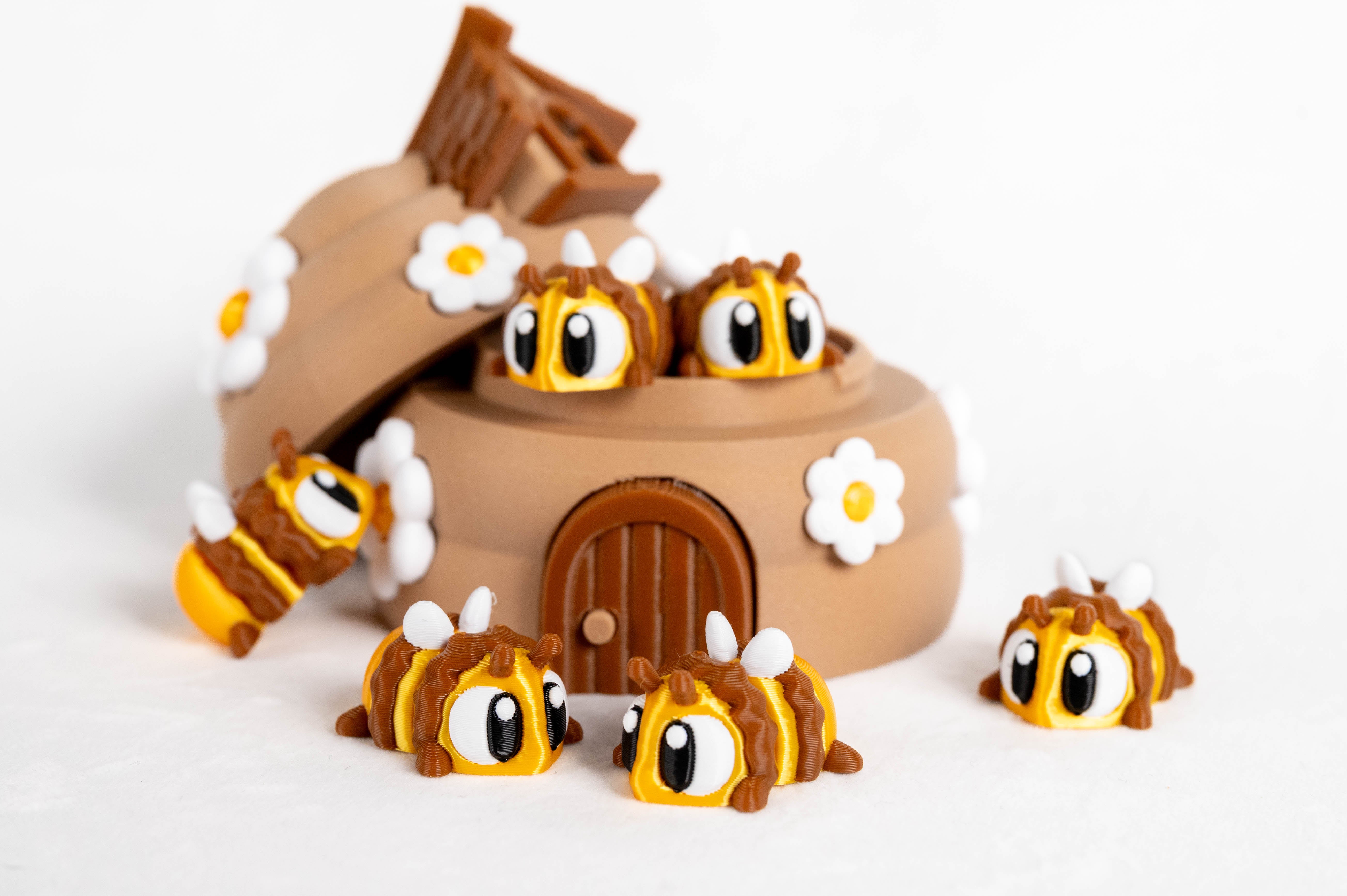 Beehive & 10 Bees