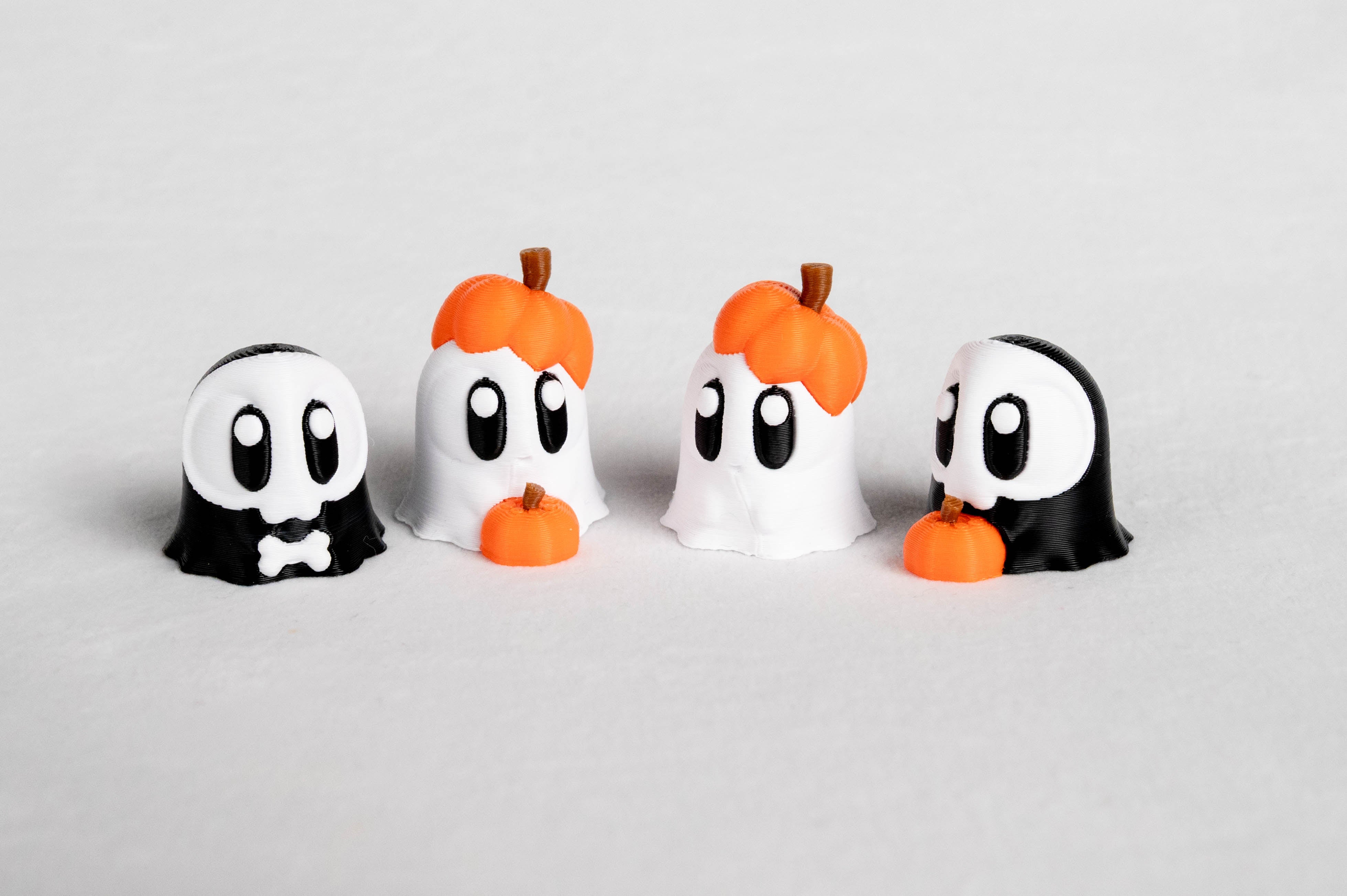 Ghost Graveyard & 4 Ghosts (Halloween Only)