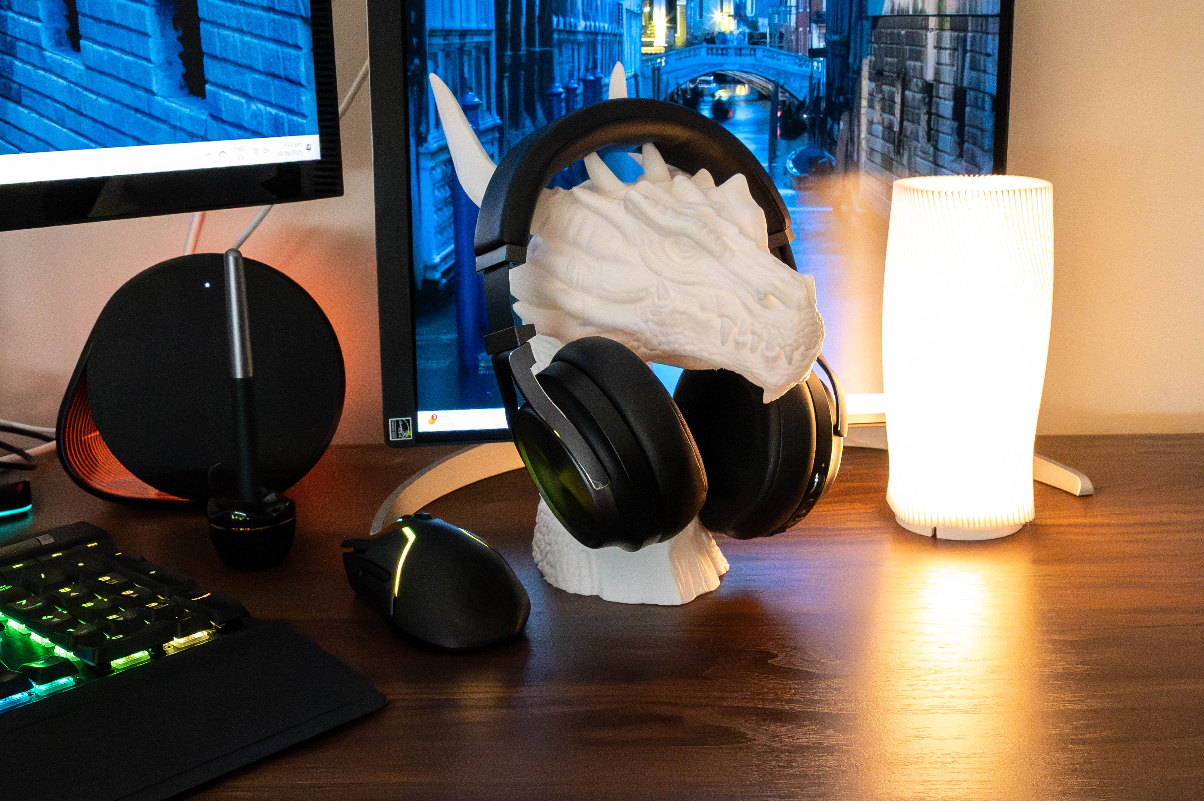 [Clearance] Dragon Headset Stand & Controller Holder