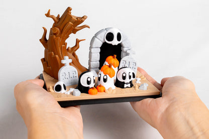 Ghost Graveyard & 4 Ghosts (Halloween Only)